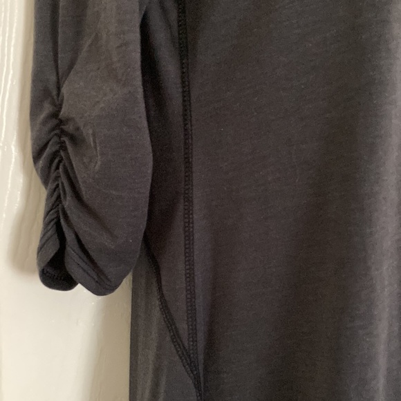 Athleta Shiva Tee Top Tunic Hi-lo Ruched sleeve Asphalt Heather Gray Medium - Picture 11 of 14
